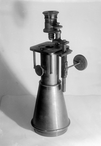 M0000202: Nachet collection: solar microscope