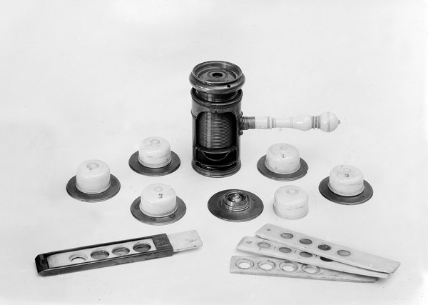 M0000209: Nachet collection: screwbarrel microscope