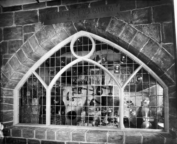 M0000659: Reconstruction of a 17th century alchemist's laboratory