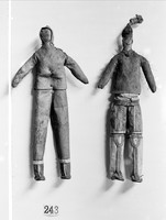 view M0000982: Two figures made by Greenlanders, on a display