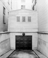 view M0003263: Drive and Garage of Wellcome Research Institute Building, 1932.