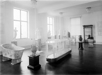 view M0004500: Wellcome Historical Medical Museum, view of Hall of Statuary, Euston Road