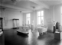 view M0004508: Wellcome Historical Medical Museum, view of Hall of Statuary, Euston Road