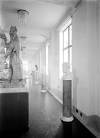 view M0004509: Wellcome Historical Medical Museum, view of Hall of Statuary, Euston Road