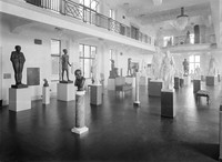 view M0004516: Wellcome Historical Medical Museum, view of Hall of Statuary, Euston Road