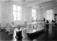 view M0004499: Wellcome Historical Medical Museum, view of Hall of Statuary, Euston Road