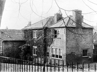 view M0005388: Photograph of a house at Berkeley, home of first vaccinated child