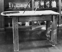 view M0006644: Operating table and knives used by Robert Liston