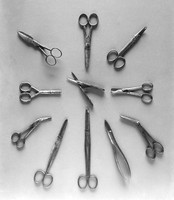 view M0008182: Surgical dressing scissors