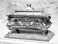 view M0007824: Casket containing the Freedom of the City of Edinburgh, presented to Joseph Lister, 1898