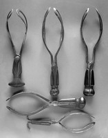 view M0008270: Midwifery forceps, 5 instruments