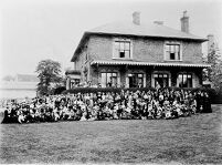 view M0007884: Dartford Works staff, 1900