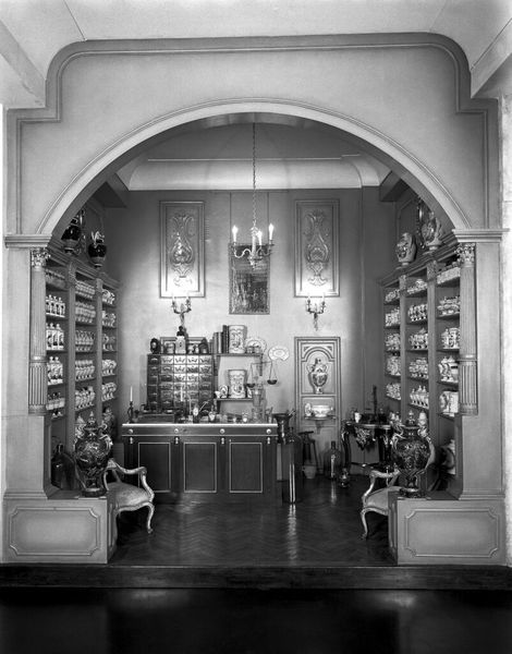M0007597: Reconstruction of a French pharmacy
