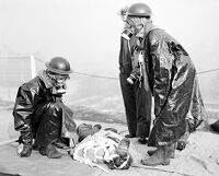 view M0007683: Air raid practice on the roof of the Wellcome Research Institute building