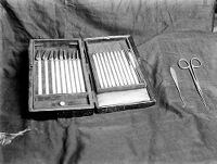 view M0007762: Case of ophthalmic surgical instruments used by Joseph Lister.