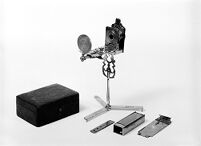 view M0010920: Portable simple microscope designed and patented by George Lindsay, c.1743