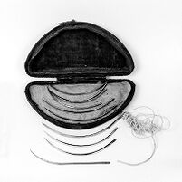 view M0011155: Case of suture needles, 18th century