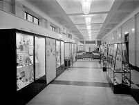 view M0011944: Photograph of the eastern view of the exhibition History of Pharmacy, held at the Wellcome Research Institution, London, 4 May - 28 September 1951