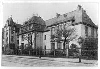 view M0013267: Exterior of the Georg Speyer-Haus for Chemotherapy