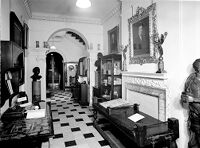 view M0013818: Wellcome Historical Medical Museum, 28 Portman Square: entrance hall