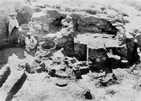 view M0013032: Base of shrine and altar in Fosse Temple, Tell el Duweir