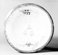 view M0013095: Signature on pharmacy jar, Dutch delftware, c.1850