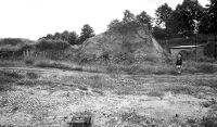 view M0014916: Pleistocene deposits of the Thames valley: stack of brickearth in Cooper's Pit