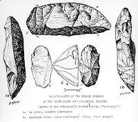 view M0015121: Illustration of Magdalenian keeled scrapers and a diagram showing the shape of different edges