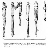 view M0015083: Illustration of Iron Age toilette instruments including curettes