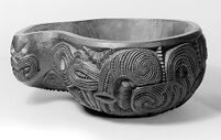view M0016038: Maori bowl used to receive the placenta during childbirth
