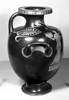 view M0016189EB: Hydria (water carrier) showing two women with offerings at an altar, from Southern Italy, 4th century BC