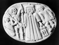 view M0017197EA: Ivory spectacles case, c.1500